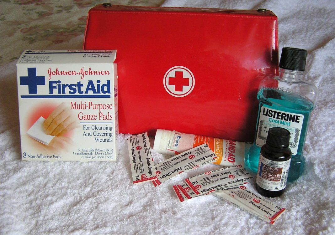 first-aid-2553789_1280