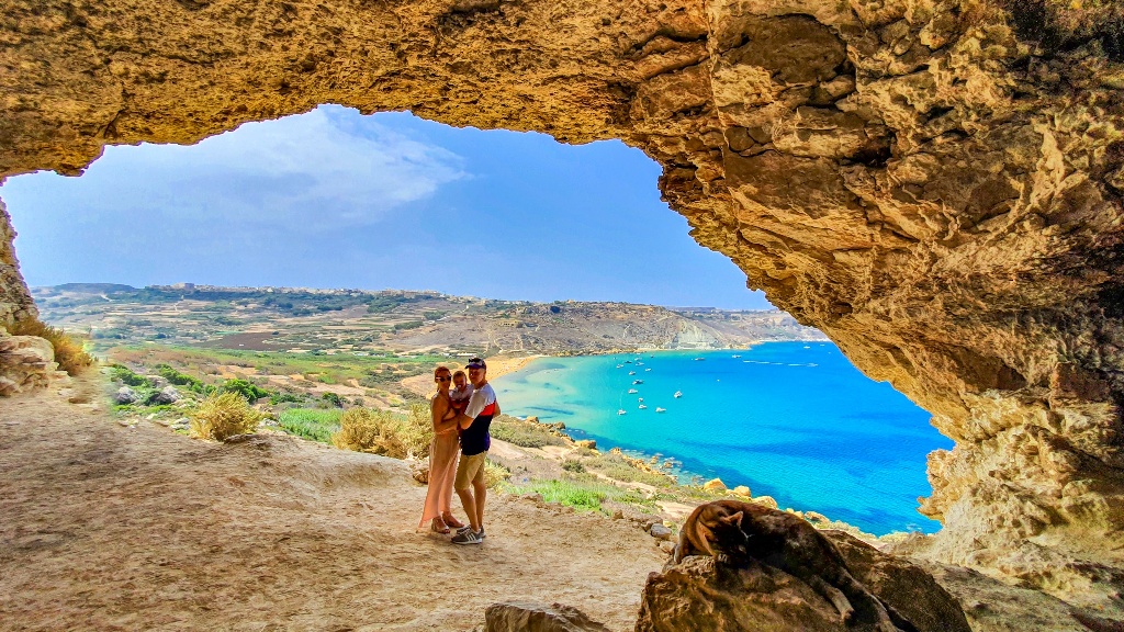 Mixta cave